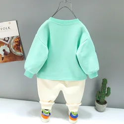 Conjunto de primavera para bebé con camiseta y pantalón