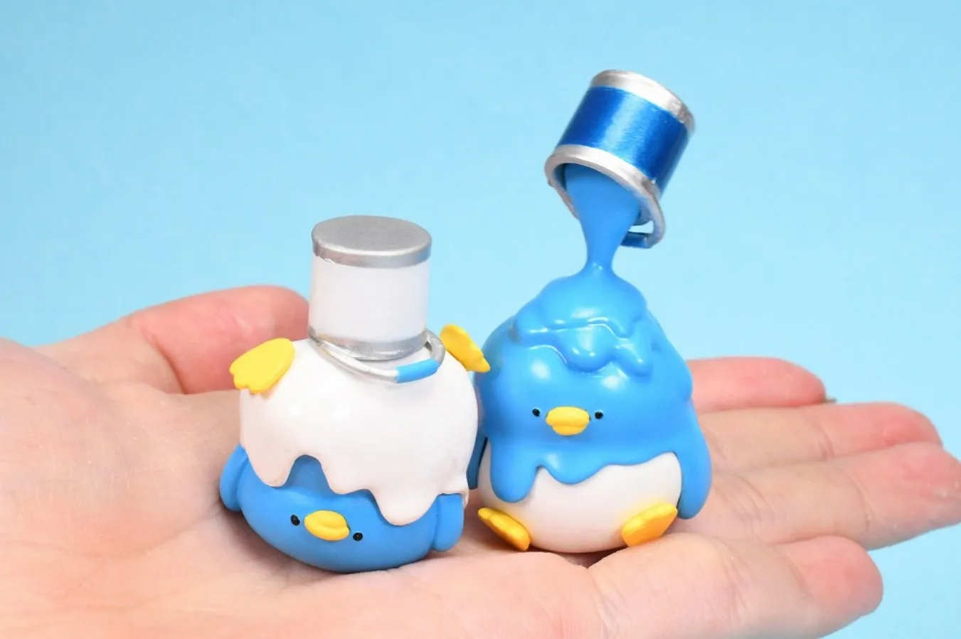 Stasto – capsules de jouets, pingouins recouverts de peinture, peuvent sur la tête, tombées sur les oiseaux bristes sans vol, figurines amusantes, décorations de bureau, cadeaux - imagen 5