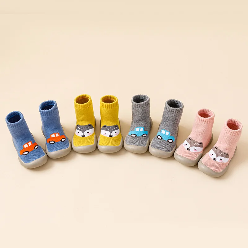 Calcetines gruesos de felpa para otoño e invierno, zapatos antideslizantes de suela suave para interiores para bebés, zapatos para niños con dibujos animados - imagen 4