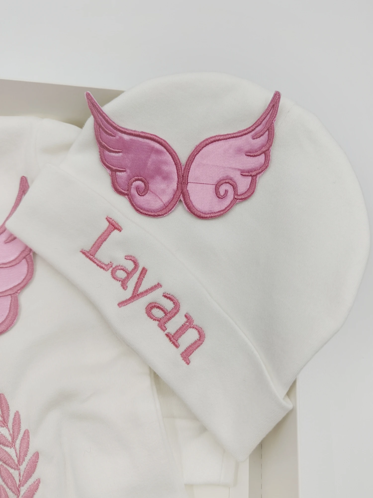 Traje de ala angular para llevar a casa, vestido de encaje rosa para bebé, regalo de bautismo, traje de mariposa para bebé y capó, canastilla de 3 uds. - imagen 4