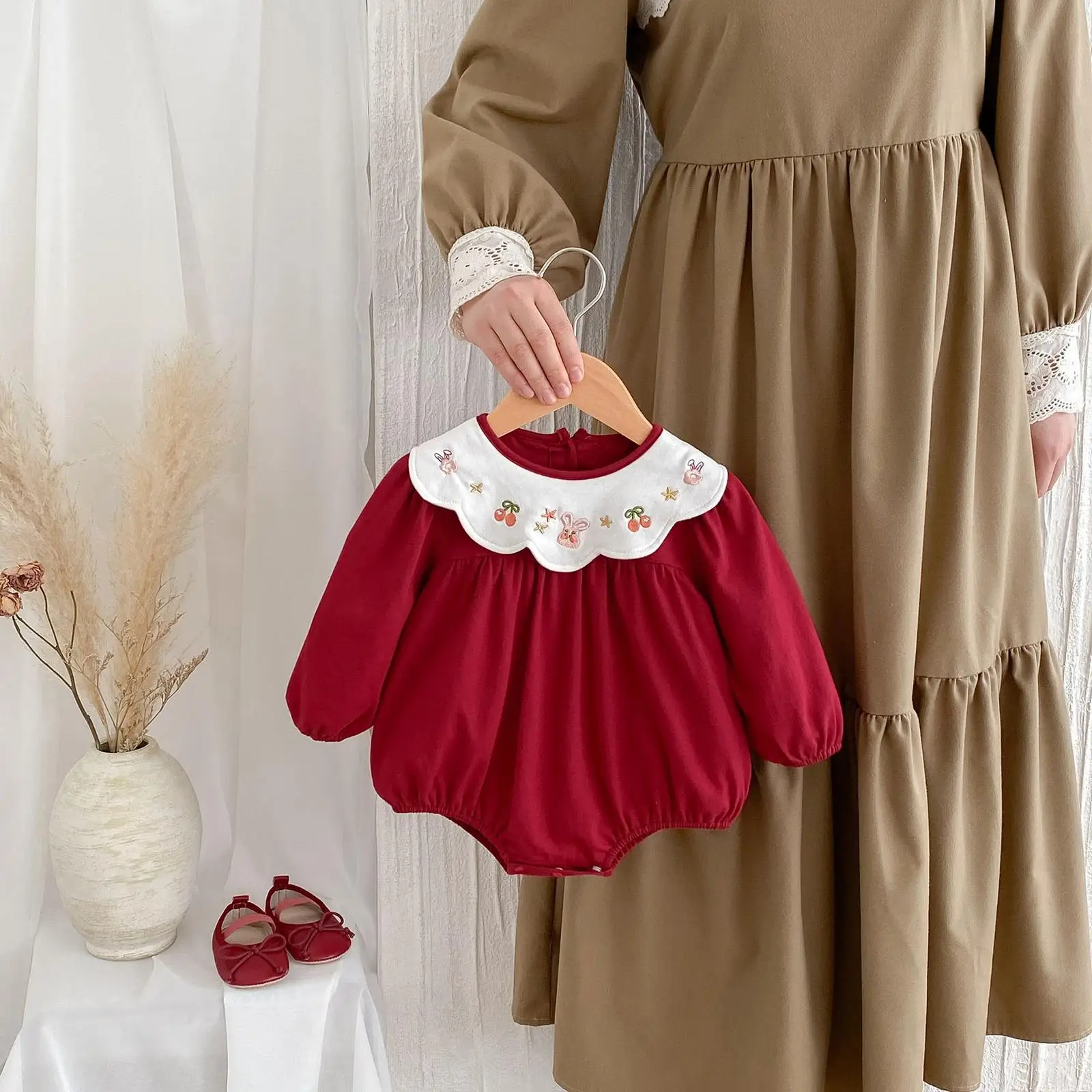 Ropa para bebé niña con puños elásticos y botón a presión, pelele para recién nacido, cuello redondo, manga larga, bonito mono de otoño suave