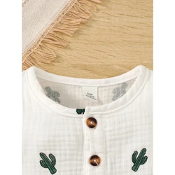 Conjunto verano bebé con camiseta estampada y pantalón corto