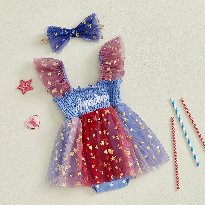 Conjunto de 2 piezas para niña de 0 a 18 meses, traje del 4 de julio con estampado de letras y estrellas, mameluco de manga voladora ahumada y diadema con lazo - imagen 3