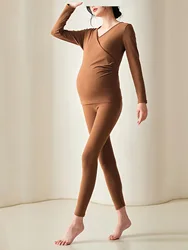 Pijama de lactancia con top fruncido y pantalón térmico