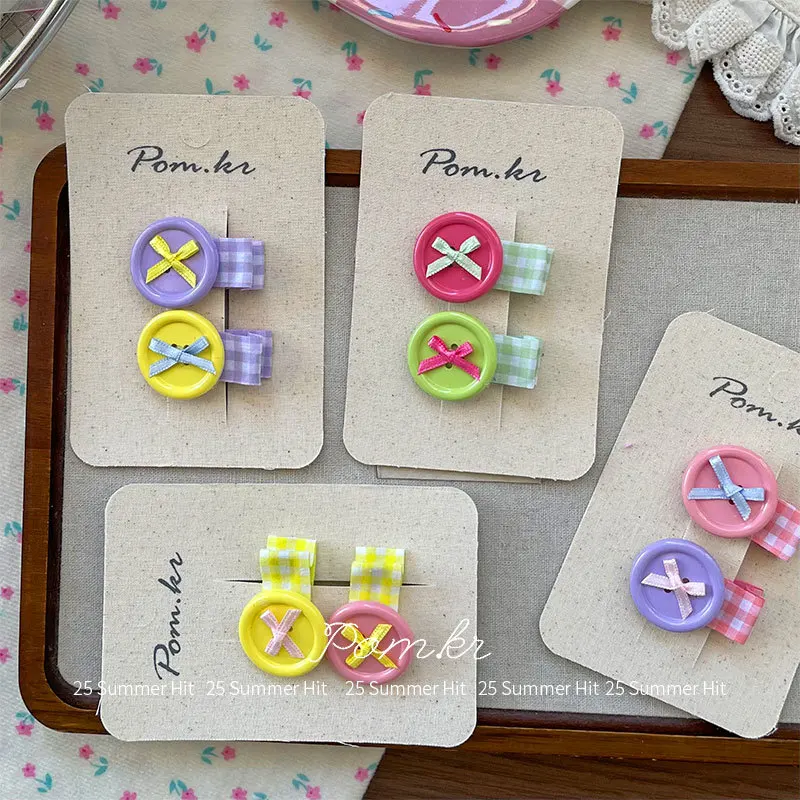 2 unids/set coreano lindo botón pinzas para el cabello arco estilo dopamina horquillas para niños niñas flequillo lateral Flyaways colorido Clips para la frente - imagen 2