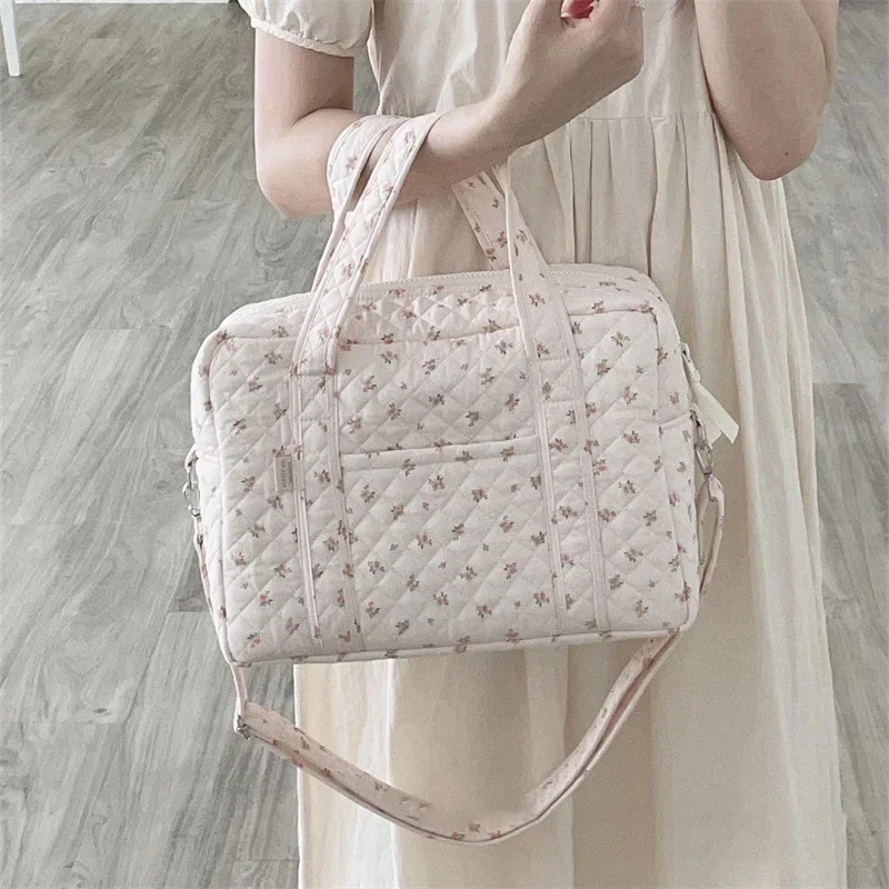 Bolsa de maternidad acolchada floral con bandolera ligera multiusos - imagen 2