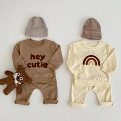 Conjunto de sudadera y pantalones arcoíris de algodón para bebé