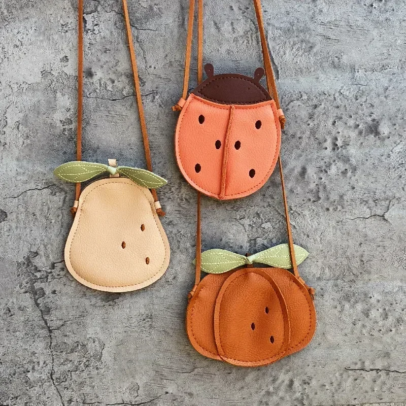 Bolso de hombro creativo de fruta para niñas, bolso cruzado estilo escarabajo de pera y calabaza de dibujos animados para niñas pequeñas, monedero de viaje - imagen 4