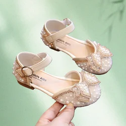 Nuevas sandalias para niña, bonito lazo, lentejuelas y perlas, zapatos de princesa para chico, tacones planos, talla de baile para niños 23-35