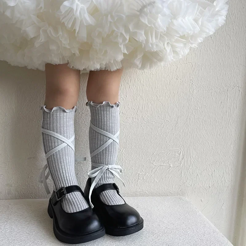 Calcetines sencillos para niños y niñas, calcetín coreano de moda de Color sólido con lazo y volantes hasta la pantorrilla, calcetín escolar de algodón suave para otoño - imagen 4