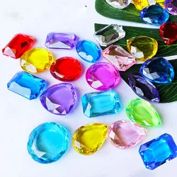 Caza al tesoro pirata con gemas multicolores para niños