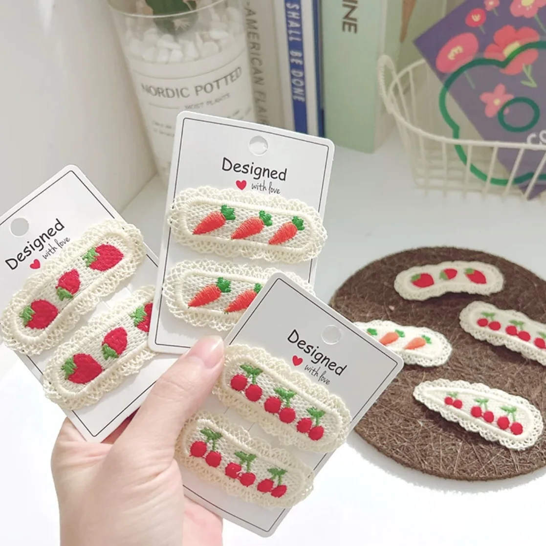 Sweeembroidery - Pinza de pelo con encaje de corazón para niña - imagen 3