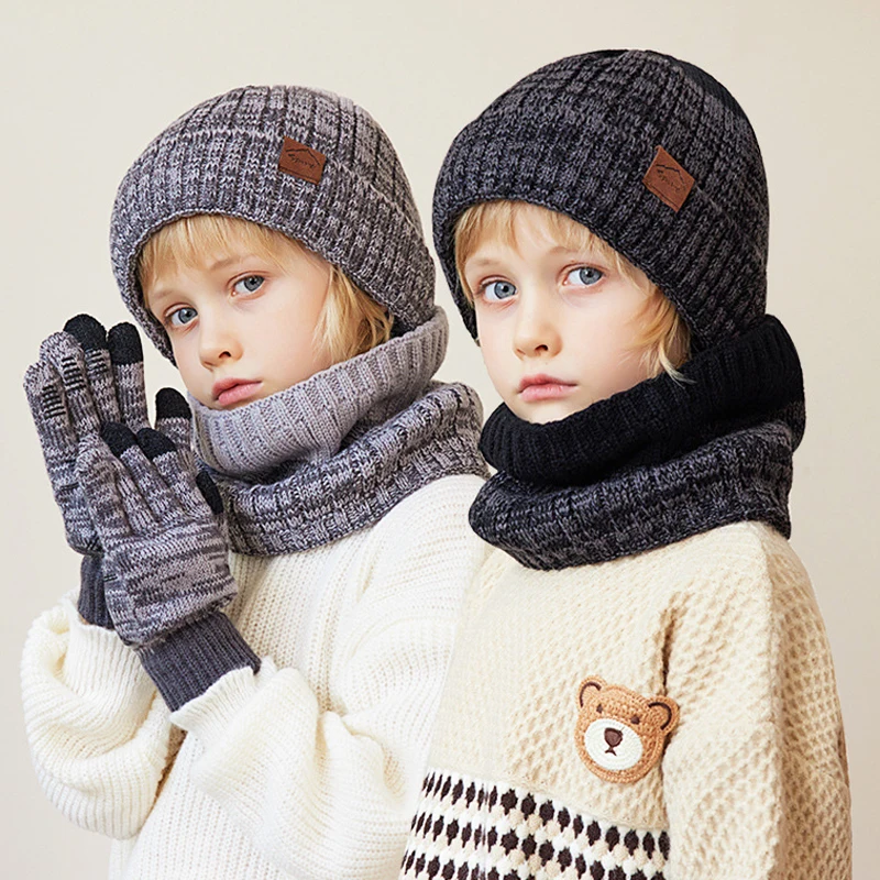 Gorro de invierno infantil con bufanda y guantes tejido - imagen 3