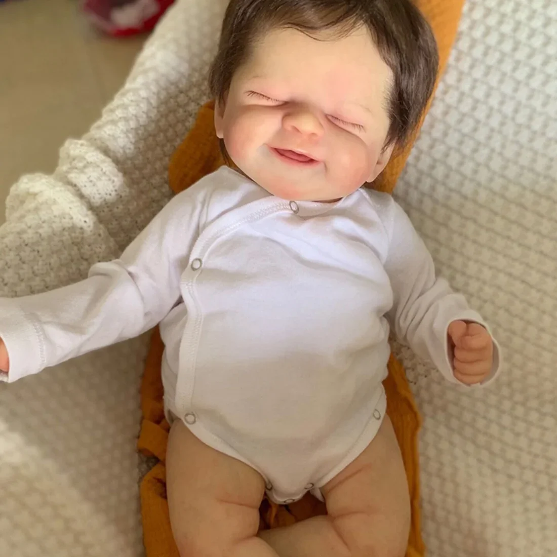 Bebe Alisha, muñecas Reborn ya terminadas, cara sonriente, muñeca durmiente para recién nacidos de la vida Real para niños, juguetes para niños, regalos - imagen 2