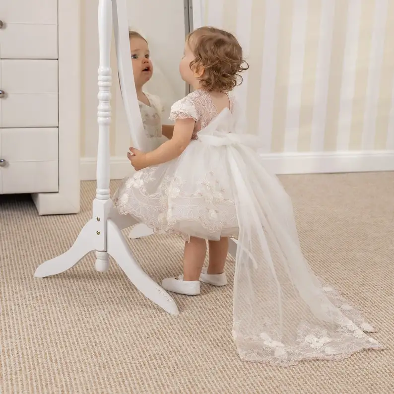 Vestido de bebé de encaje 3D bohemio con cola: bautismo o niña de las flores