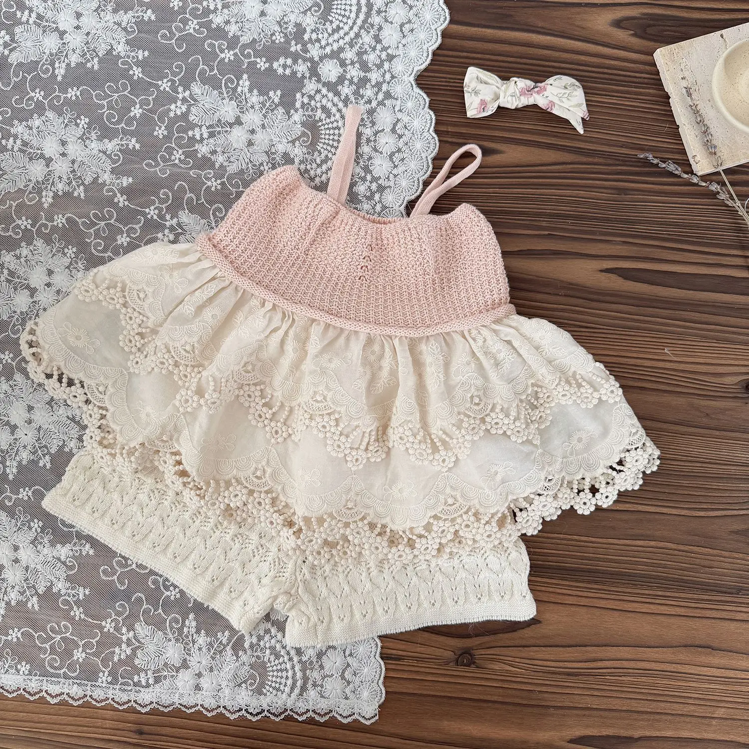 Chaleco de punto bordado con volantes de encaje para niñas - imagen 3