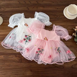 Vestido infantil de niña con falda de malla y bordado de fresa