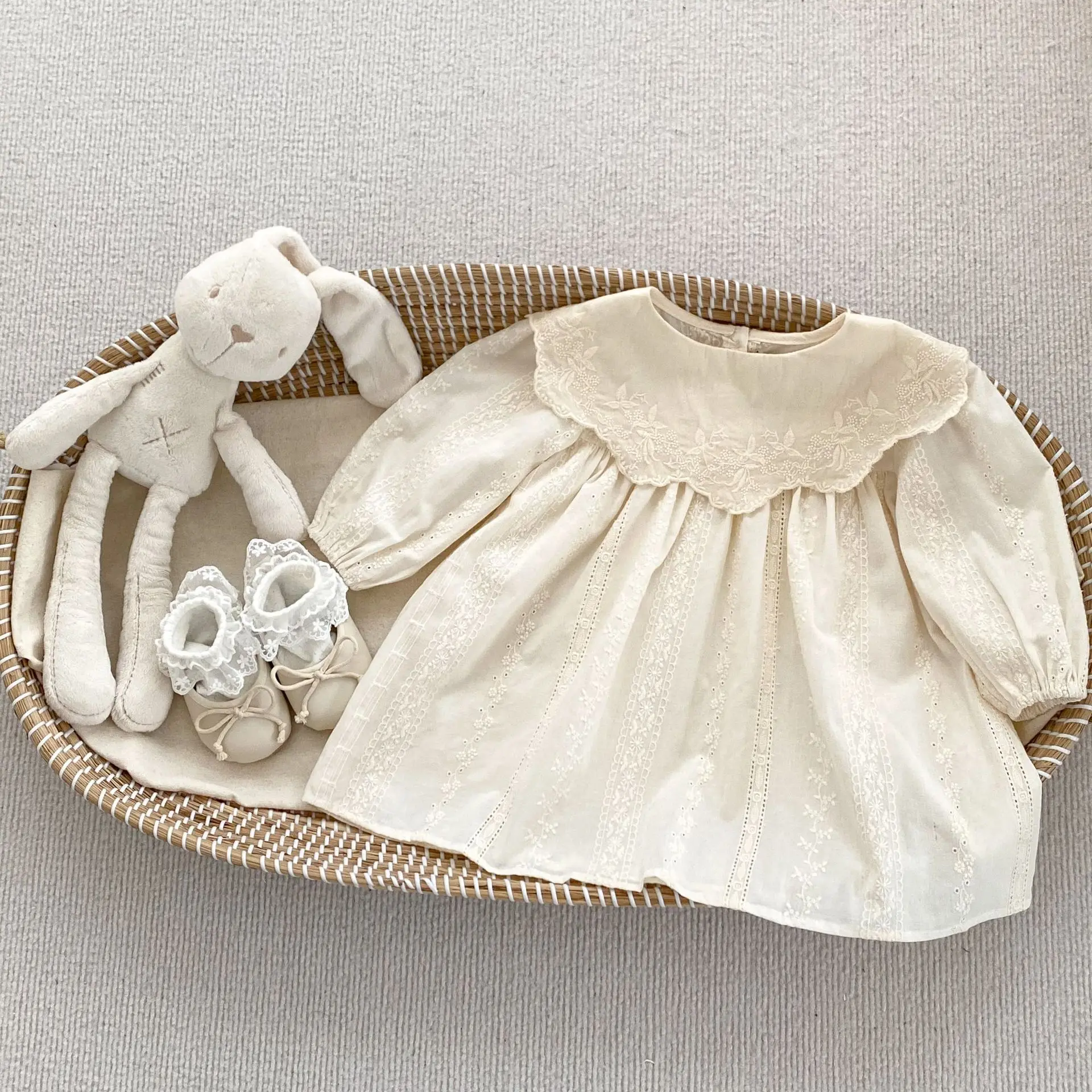 Trajes a juego de primavera Sisters para niños y niñas recién nacidos, mono con bordado de flores, vestido de princesa con solapa de algodón sólido - imagen 5