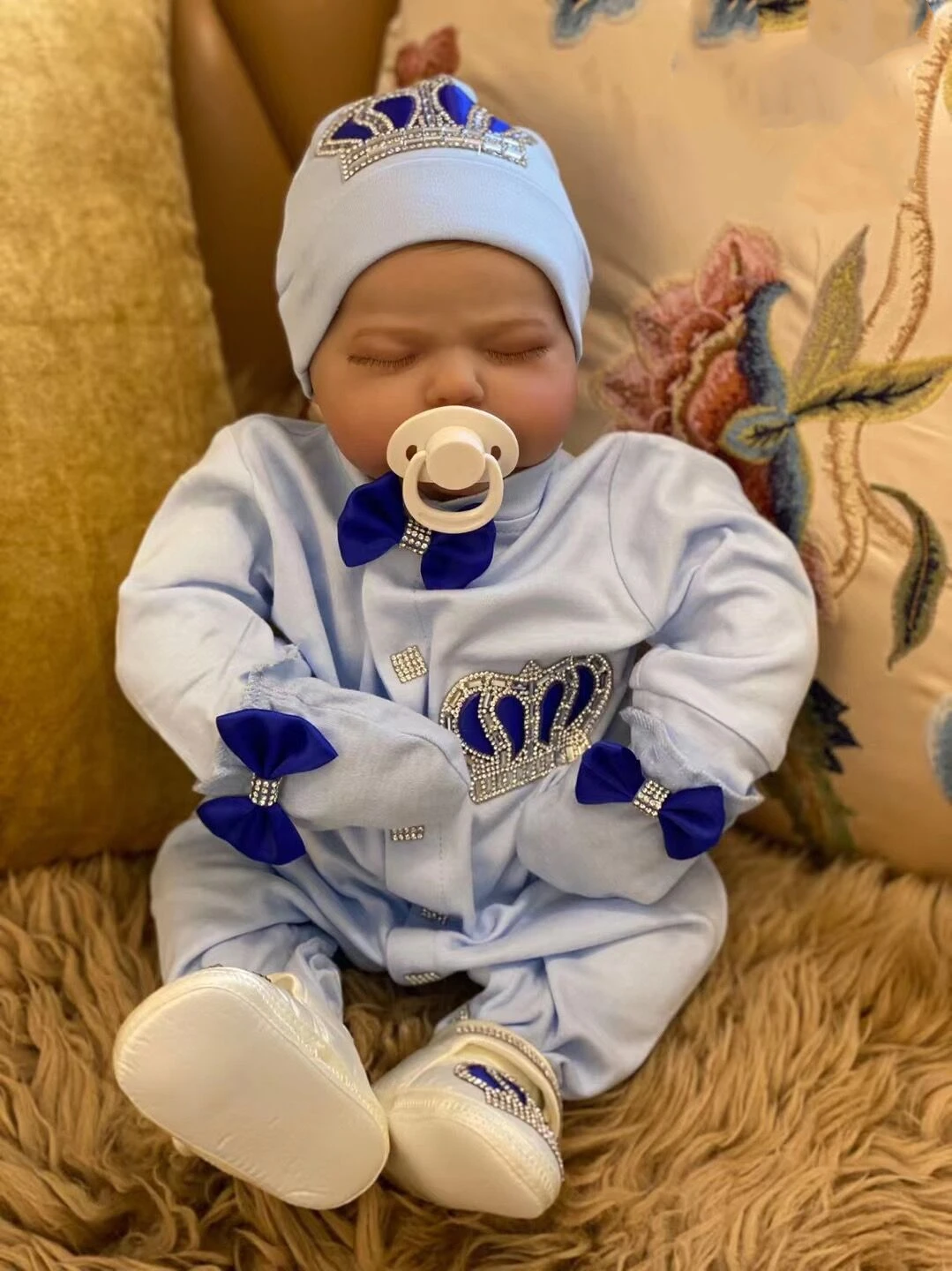 Gorro infantil para niñas y niños recién nacidos, zapatos, guantes, corona Paicifer, joyería, pijamas con alas, conjunto de 4 Uds de pavo ostentoso de lujo, peleles para bebés - imagen 2
