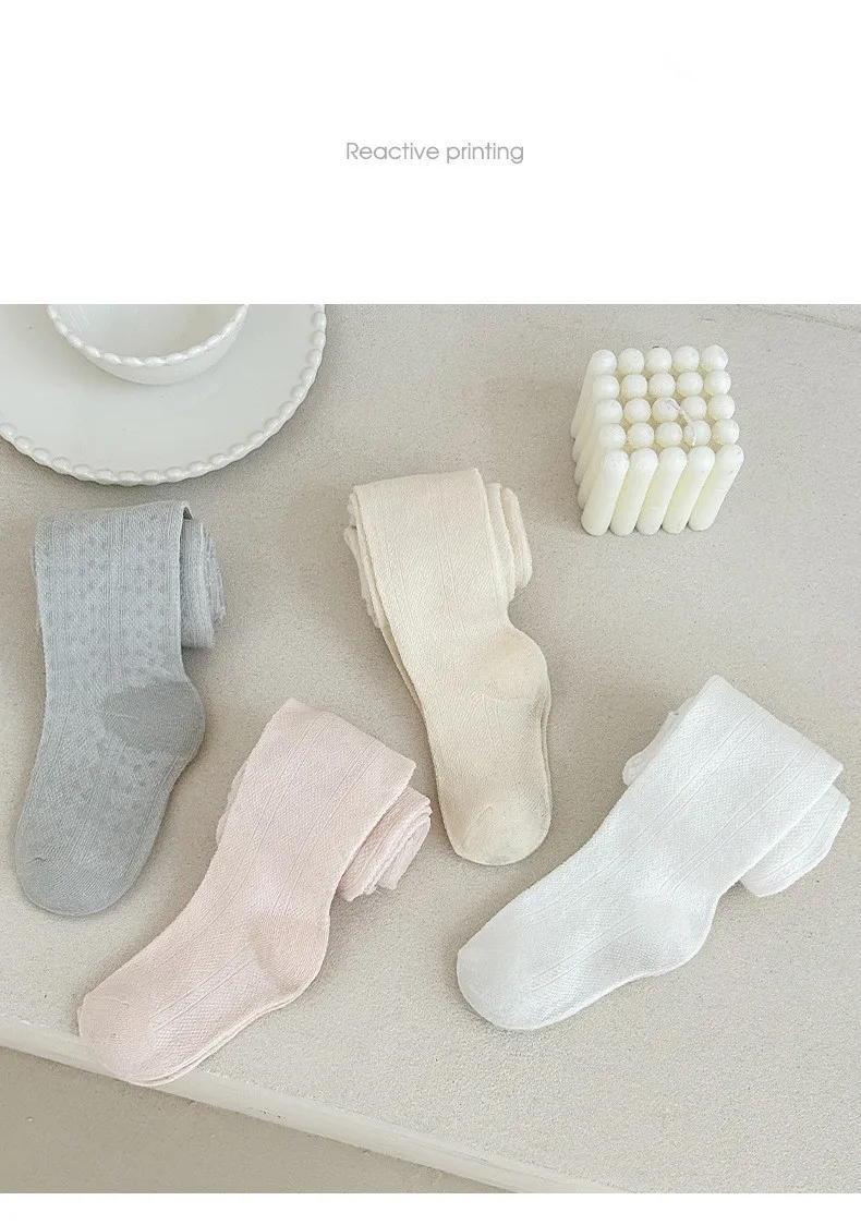 Medias de moda para niñas con detalles de malla