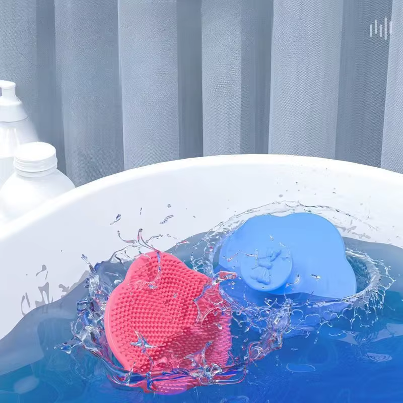 Cepillo de silicona para bebé – Masajeador suave del cabello - imagen 4