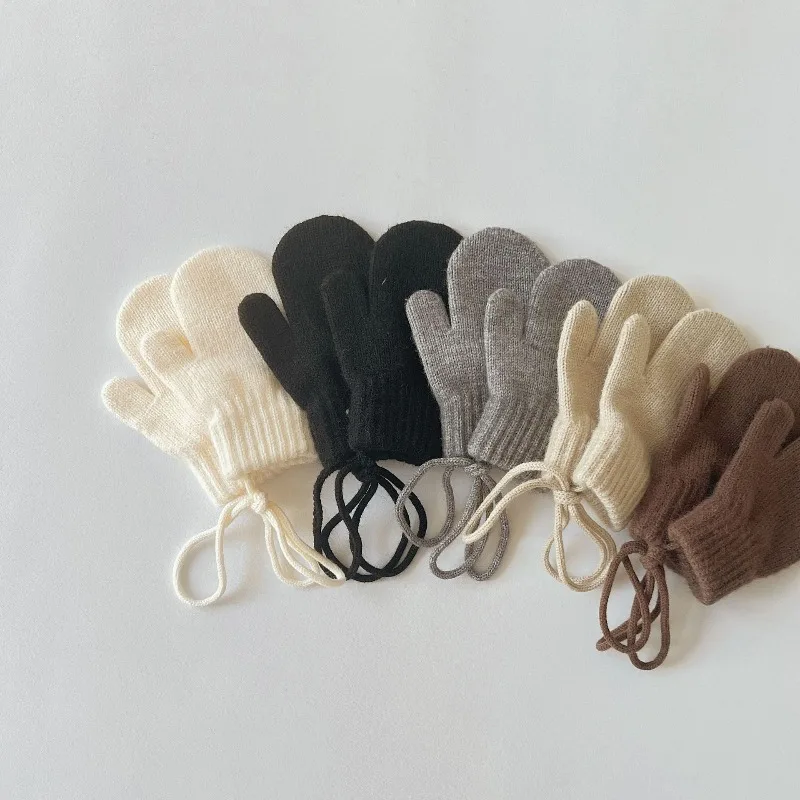 Guantes de invierno color caramelo para bebé – tejido cálido - imagen 4