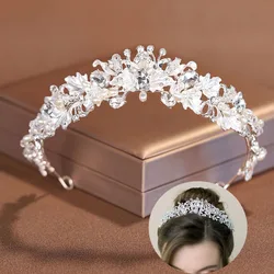 Diadema dorada con pedrería para niña – Tiara infantil elegante