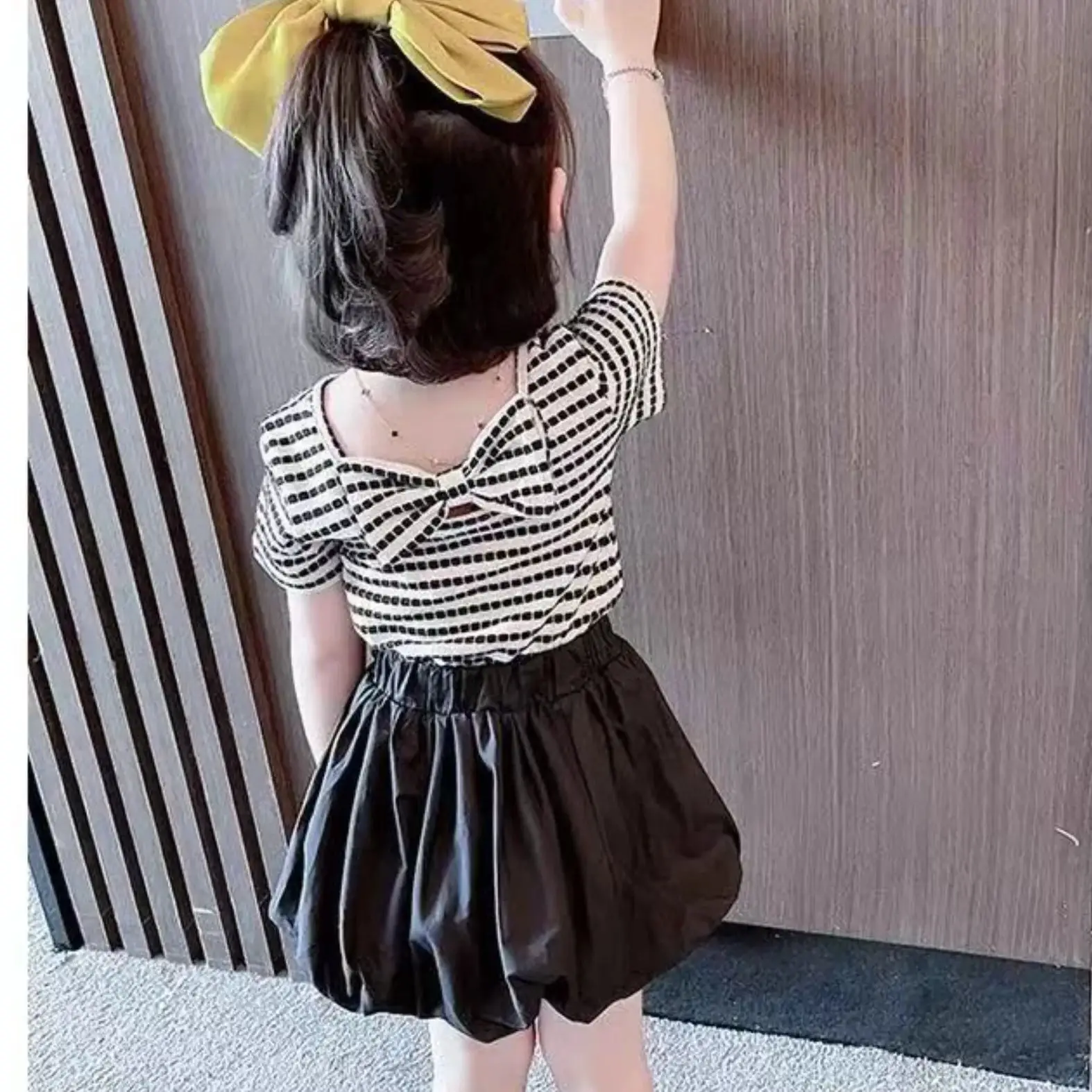 Camisa vintage de rayas para niñas con lazo y espalda descubierta - imagen 4