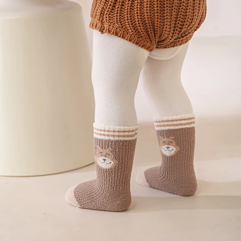 Calcetines de lana para recién nacido – Cálidos y suaves - imagen 2
