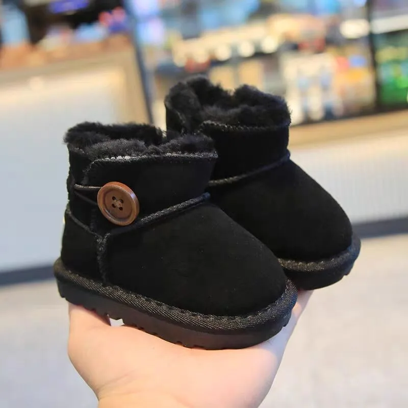 Bota de nieve para niños de invierno 2025, nueva bota plana para bebés, botas cortas informales versátiles antideslizantes a la moda para niños y niñas - imagen 4