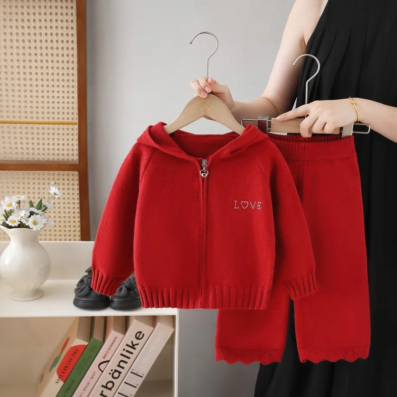Cárdigan con capucha y pantalón de punto para niño – Conjunto otoño - imagen 2