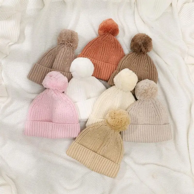 Conjunto de bebé gorro y calcetines de punto para otoño-invierno - imagen 5