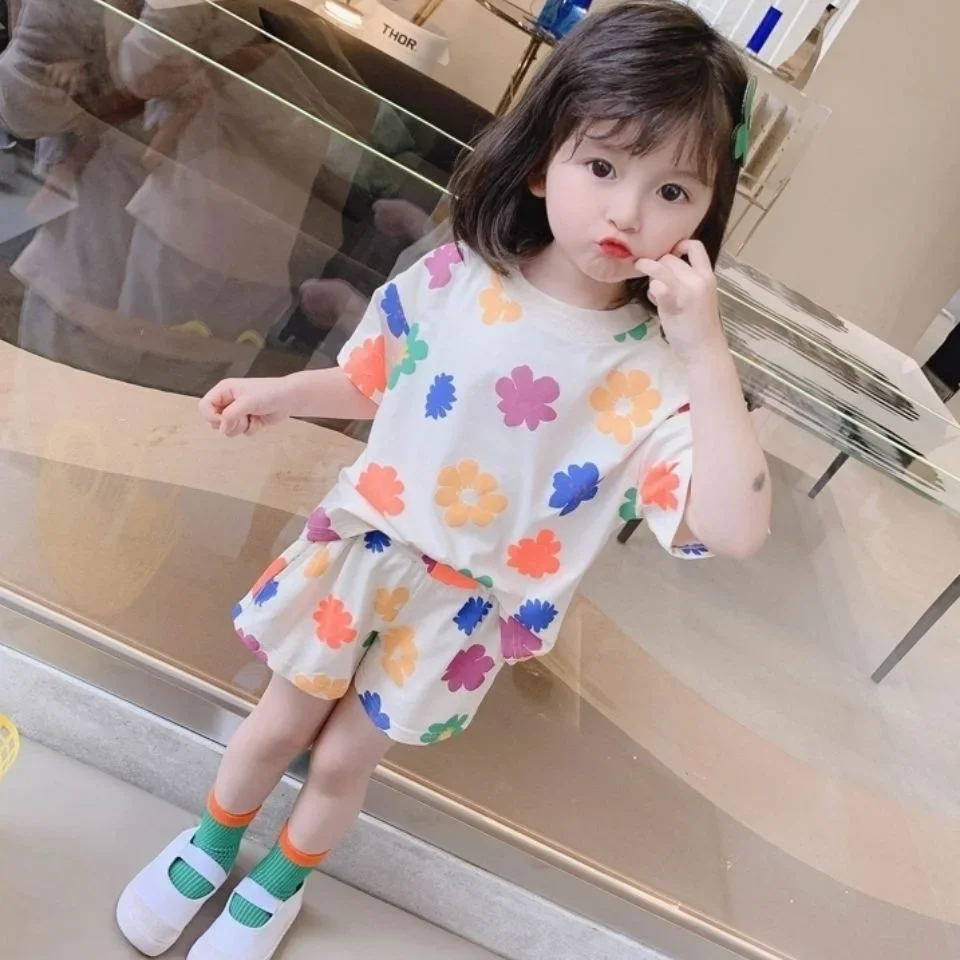 Conjunto de verano floral para niña: camiseta y pantalón corto - imagen 4
