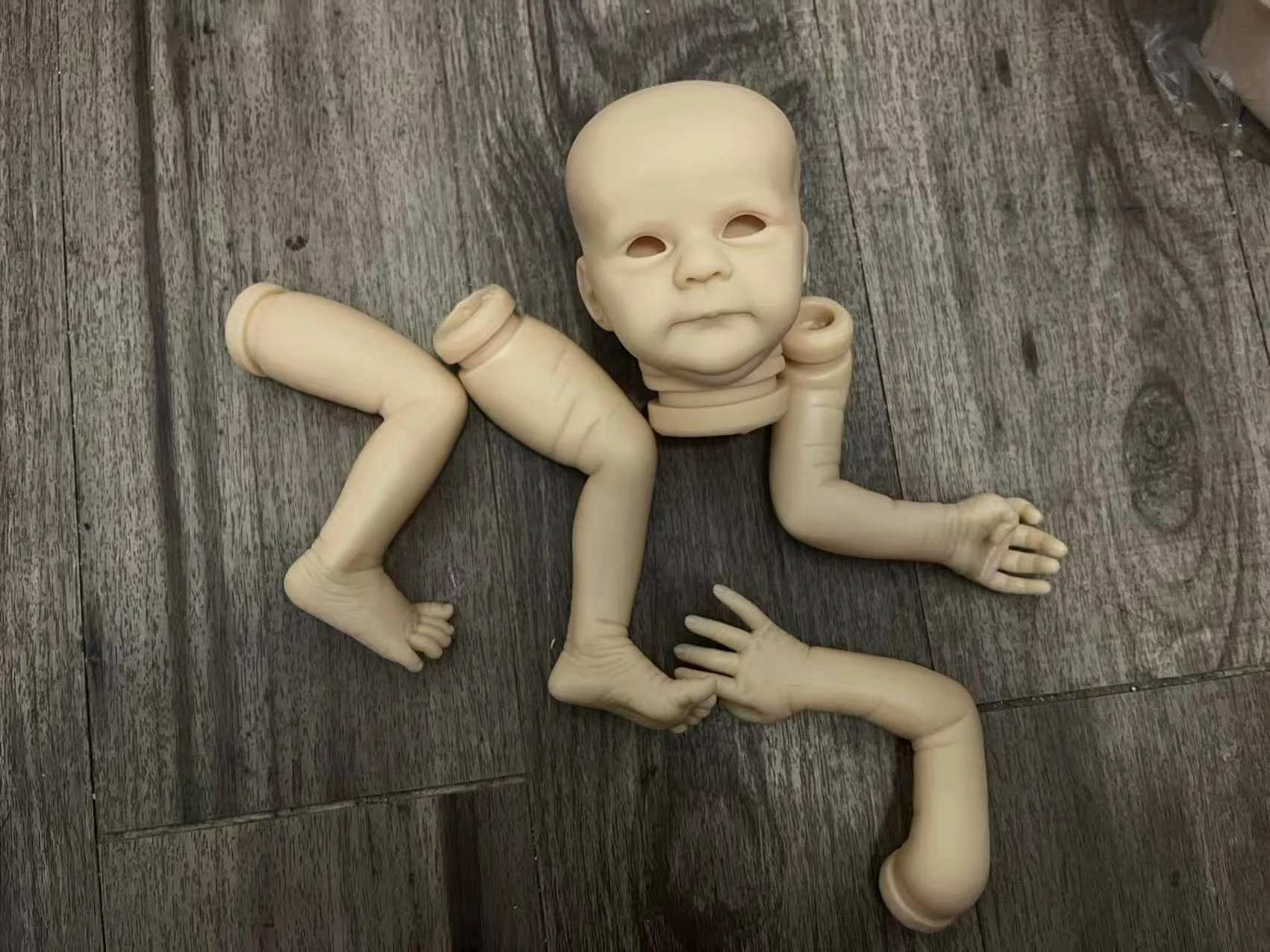 NPK 19 ''hechas a mano de alta calidad sin terminar sin pintar DIY piezas de muñecas Reborn Ayla tamaño recién nacido con cuerpo de tela - imagen 2