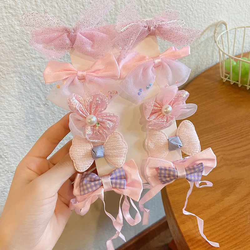 Pinza pelo lateral lazo floral caramelo para niña - imagen 3