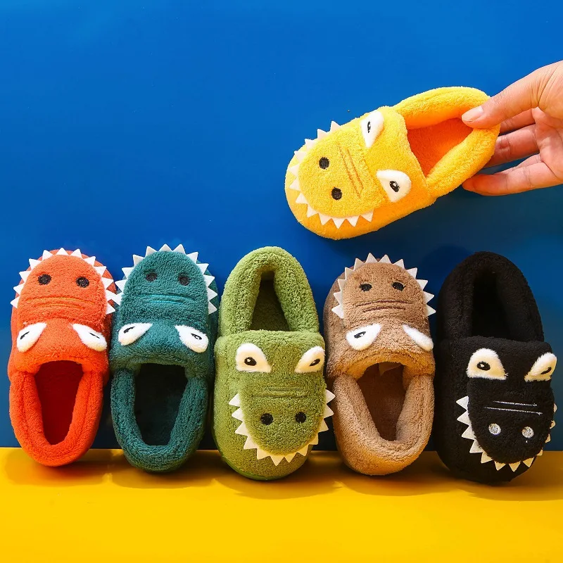 Zapatillas de algodón con dibujos bonitos para niñas, zapatos de casa de felpa cálidos para invierno, zapatos planos antideslizantes para niños, zapatillas de casa cómodas e informales