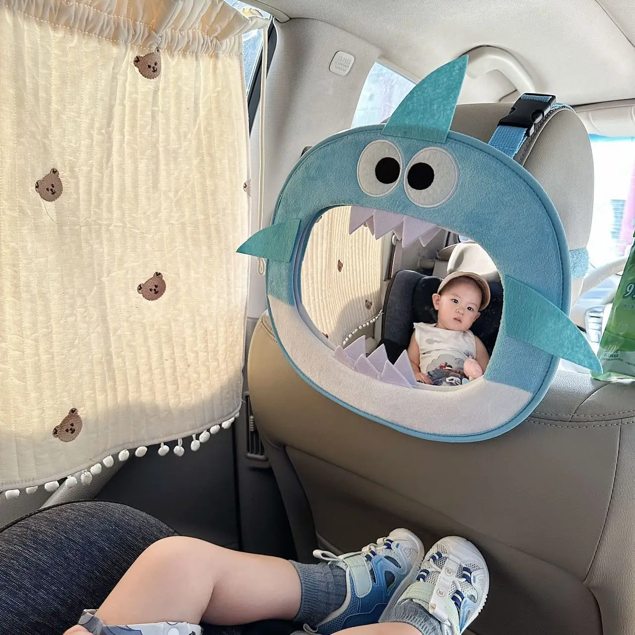 Espejo retrovisor ajustable con peluche para bebé en coche - imagen 2