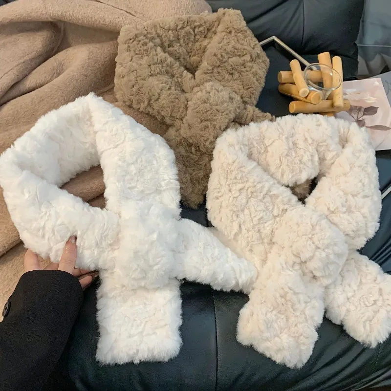 Bufanda de estilo coreano de otoño/invierno 2025: calentador de cuello de piel sintética de conejo engrosado: ¡envoltura cruzada acogedora y versátil para calidez y atmósfera! - imagen 3