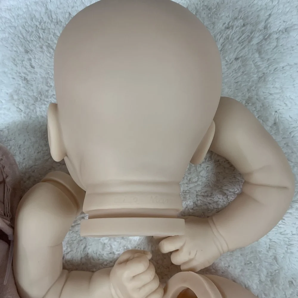 NPK Valentina: Kit de muñeco realista sin pintar de 19 pulgadas - imagen 3