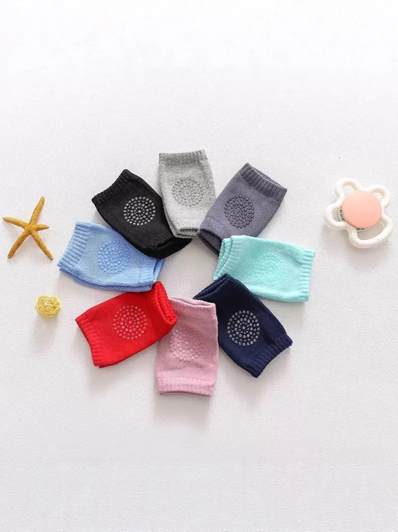 Nuevas rodilleras para bebé de 0 a 3T, bonitas letras dispensadoras de pegamento, antideslizantes, calentador de piernas para niños pequeños, calcetines hasta la rodilla para gatear - imagen 2