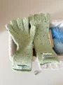 green glove