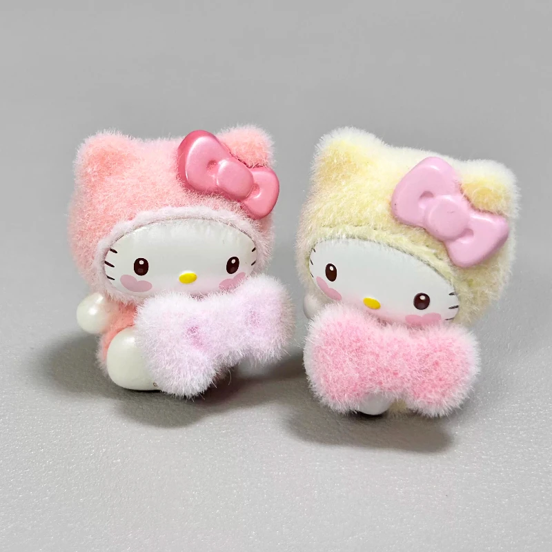 Sanrio Bolsa sorpresa bebé con mini peluches tiernos flocados - imagen 4