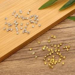 Cuentas pequeñas de metal para adornar ropa de muñecas – 50 piezas