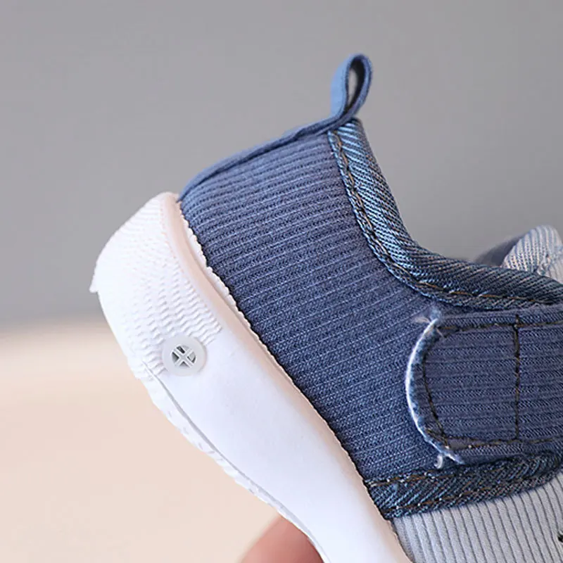 Zapatos de casa bebé con suela suave y sonido para otoño - imagen 4