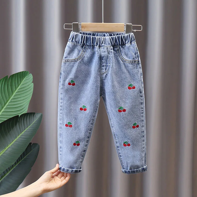 MILANCEL nueva primavera niños Jeans niñas lindo bordado cereza flor Denim pantalones azules niños prendas de vestir pantalones - imagen 3