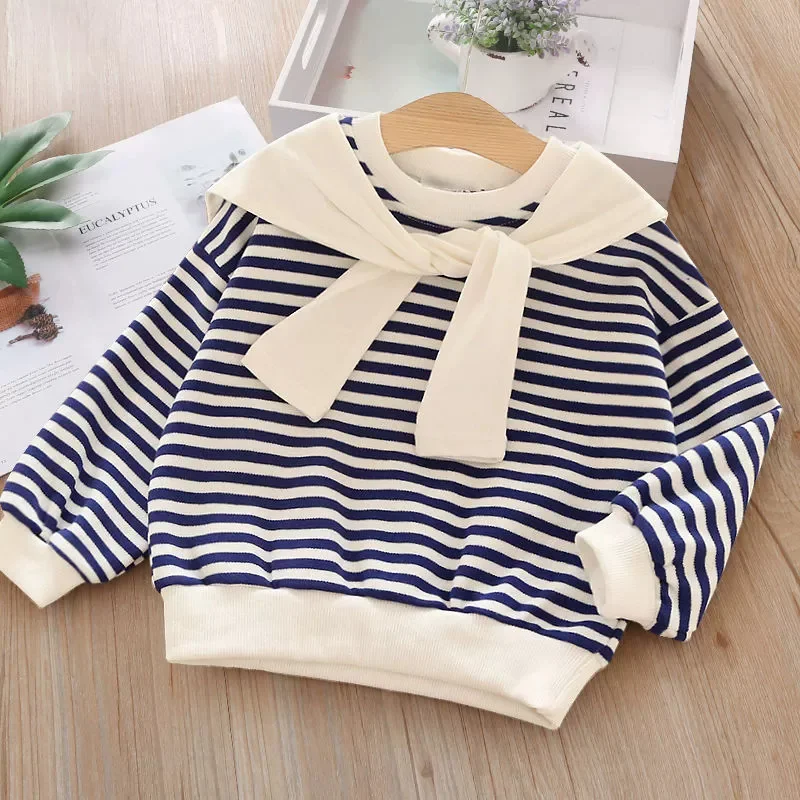 Ropa infantil: sudaderas a rayas, camisetas y abrigo para 2-8 años