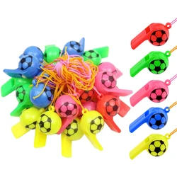 Silbato colorido de plástico con diseño de fútbol, ​​5 ~ 50 Uds., accesorios para animar en fiestas, generadores de ruido interesantes, ocasiones festivas para fiestas TMZ
