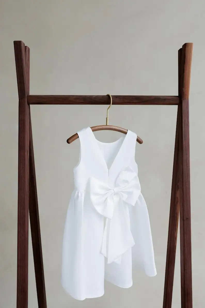 Vestido de niña de flores bordado personalizado: vestido de fiesta de satén suave, ropa de niña, vestido blanco para niña - imagen 4