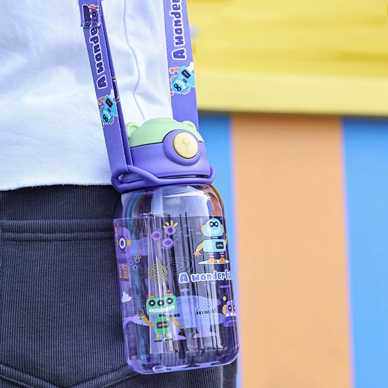 Botella infantil con pajita y asa – Diseño portátil para niños