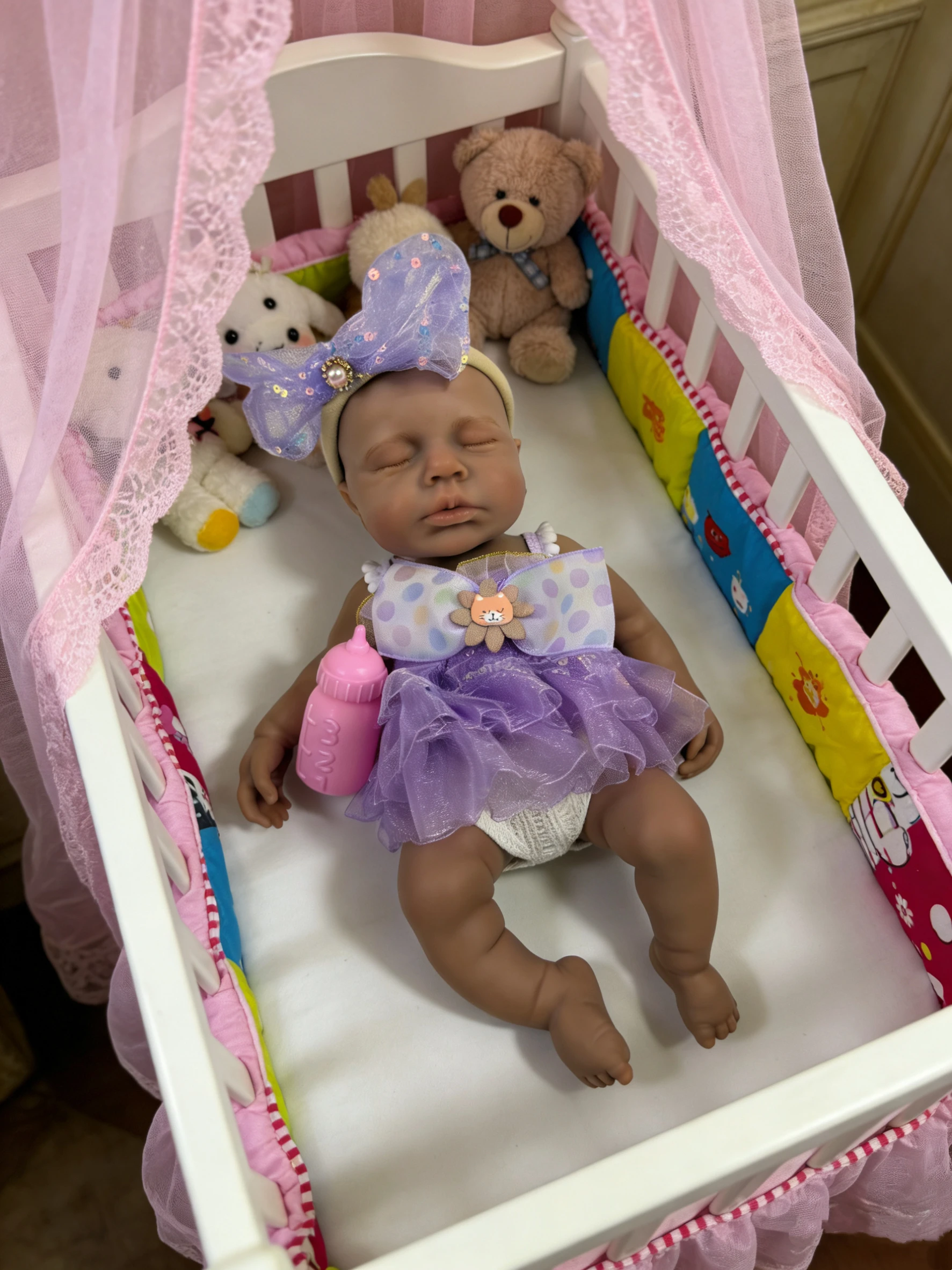 Muñeca reborn LouLou de silicona – Bebé niña de piel oscura - imagen 2